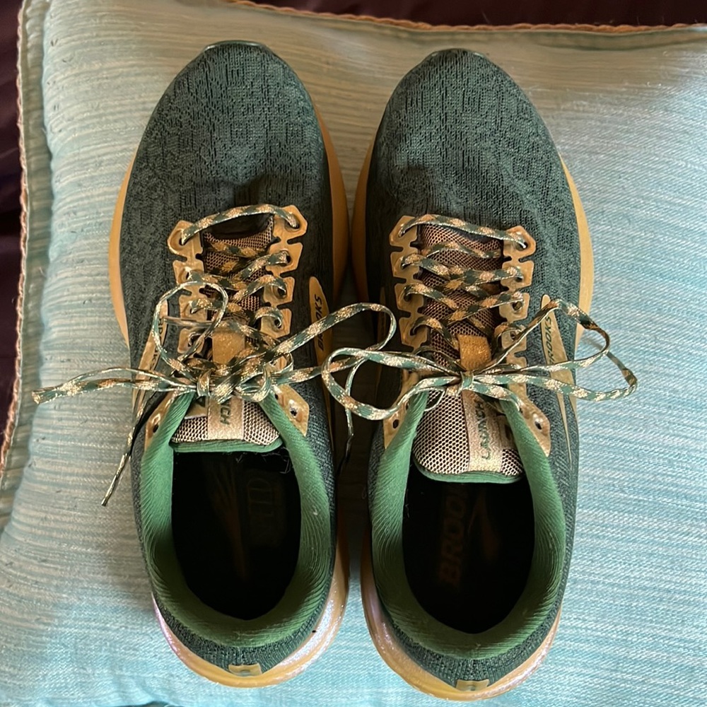 Brooks size 7.5 new